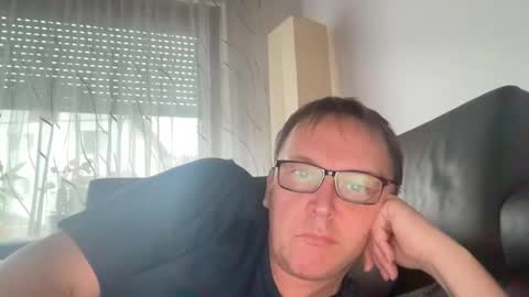 Tom online show from February 2025 03:39:01 PM