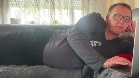 Tom online show from April 2026 02:45:02 PM