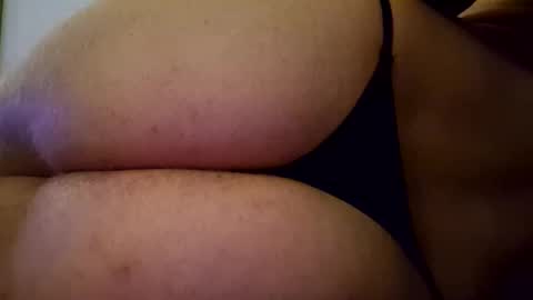 Snapshot of tom873828 chatting on October 2025 09:53:02 PM tom873828 online show from October 2025 09:53:02 PM