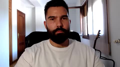 Snapshot of tom_bearded chatting on May 2026 09:18:02 AM Tom online show from May 2026 09:18:02 AM