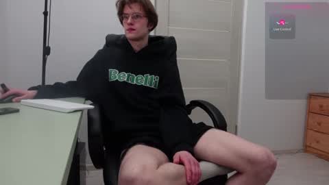 Snapshot of tom_chance chatting on January 2025 02:31:02 AM tom online show from January 2025 02:31:02 AM