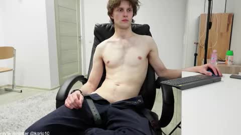 Snapshot of tom_chance chatting on October 2025 11:38:02 PM tom online show from October 2025 11:38:02 PM