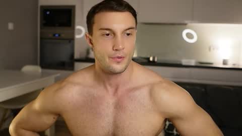 Tom online show from December 2025 07:30:02 PM