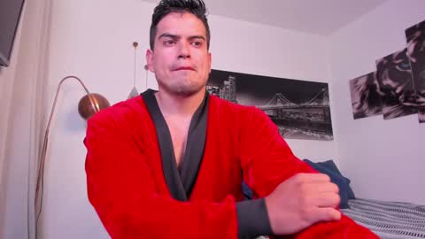 Snapshot of tom_mckleein chatting on January 2025 01:15:01 PM TOM MCKLEEIN instagram online show from January 2025 01:15:01 PM