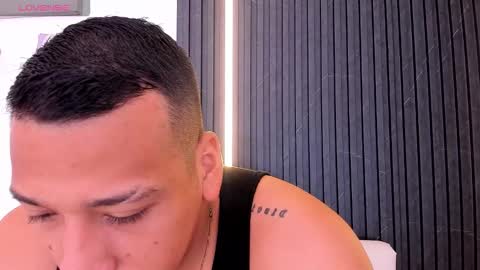 Tom muscle1 online show from October 2025 11:53:02 AM