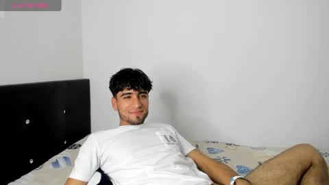 Snapshot of tom_walton chatting on March 2025 02:41:02 AM tom online show from March 2025 02:41:02 AM