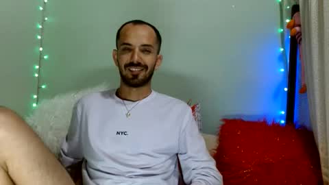 Snapshot of tomas_gerauld chatting on June 2026 02:01:02 AM tomas gerauld. make me happy with 10000 tokens online show from June 2026 02:01:02 AM