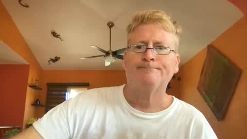 Hola online show from October 2025 06:45:02 PM