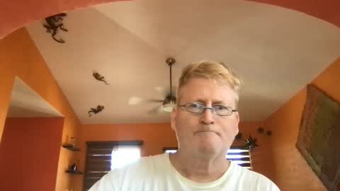 Hola online show from October 2025 09:05:02 PM