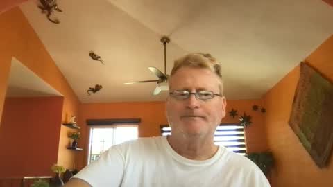 Hola online show from April 2026 07:58:02 PM