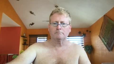 Snapshot of tomascausa chatting on June 2026 10:43:02 PM Hola online show from June 2026 10:43:02 PM