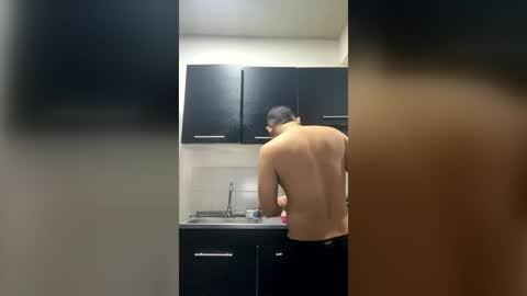 Snapshot of tomasstyl_ chatting on June 2026 02:27:02 AM tomasstyl_ online show from June 2026 02:27:02 AM