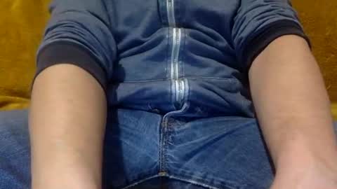 tombi125 online show from February 2026 06:15:01 PM