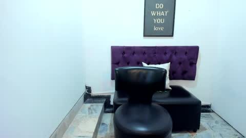Snapshot of tomboy_natali chatting on April 2026 09:30:02 PM IAN SAYD online show from April 2026 09:30:02 PM