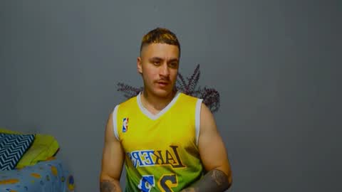 tomDavisXl online show from October 2025 12:52:02 AM