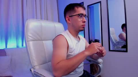 Snapshot of tommas_johnson chatting on April 2026 11:24:02 AM Tomas online show from April 2026 11:24:02 AM