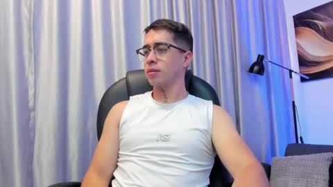 Snapshot of tommas_johnson chatting on May 2026 12:21:01 PM Tomas online show from May 2026 12:21:01 PM
