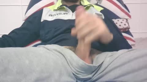 Snapshot of tommaso9046 chatting on February 2025 05:14:01 PM tommaso9046 online show from February 2025 05:14:01 PM