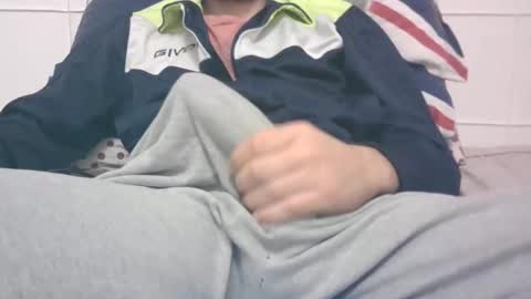 Snapshot of tommaso9046 chatting on February 2025 03:48:02 PM tommaso9046 online show from February 2025 03:48:02 PM