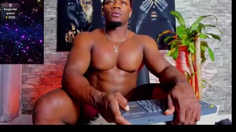 Snapshot of tommike388 chatting on December 2024 04:26:01 AM Tom Mike online show from December 2024 04:26:01 AM