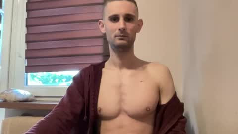 Snapshot of tommilovee chatting on April 2026 02:32:01 PM tommilovee online show from April 2026 02:32:01 PM