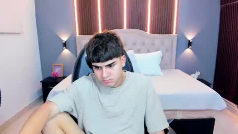 Snapshot of tommy18__ chatting on June 2026 03:18:02 AM Tommy online show from June 2026 03:18:02 AM