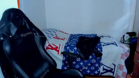 Twitter BreddTommy IG tommy bredd online show from January 2025 09:40:01 PM