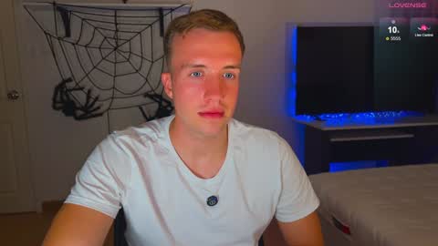 Snapshot of tommy_cumfinger chatting on December 2024 11:41:01 AM Tommy online show from December 2024 11:41:01 AM