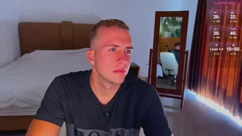 Snapshot of tommy_cumfinger chatting on October 2025 11:27:01 PM Tommy online show from October 2025 11:27:01 PM