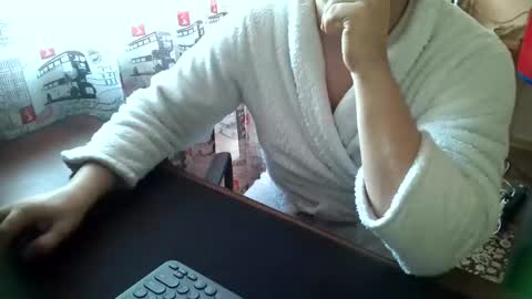 Tommi Li online show from January 2025 10:45:01 AM