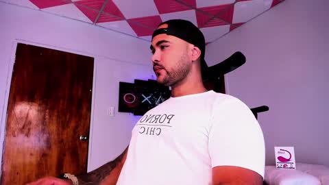 tommy_sccott online show from December 2024 05:29:02 AM