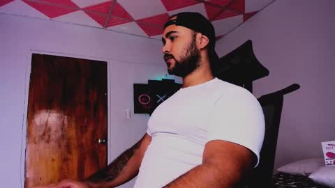 tommy_sccott online show from February 2025 03:06:02 AM