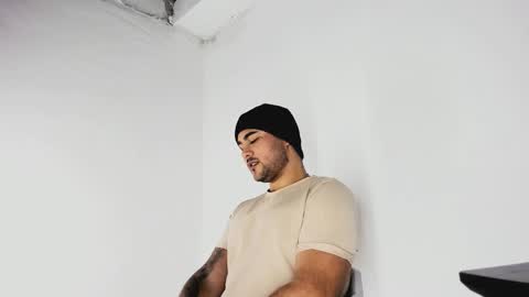 tommy_sccott online show from October 2025 11:51:02 PM