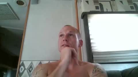 Snapshot of tommygunsfit chatting on October 2025 08:07:01 PM tommygunsfit online show from October 2025 08:07:01 PM