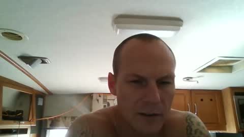 Snapshot of tommygunsfit chatting on November 2025 08:08:01 PM tommygunsfit online show from November 2025 08:08:01 PM