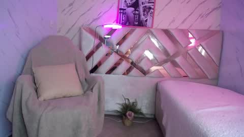 leyla  online show from December 2024 03:25:02 AM