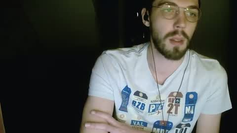 Snapshot of tomxp chatting on June 2026 08:12:02 AM tomxp online show from June 2026 08:12:02 AM