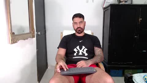 Snapshot of tomy_johnson2 chatting on January 2025 05:26:02 PM Tomas jhonson online show from January 2025 05:26:02 PM