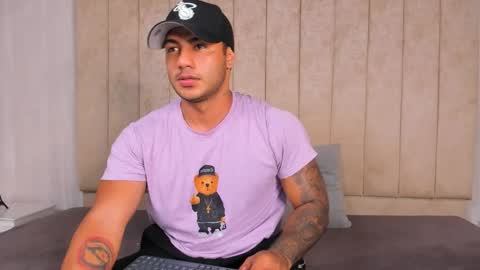 Snapshot of tony_jason chatting on January 2025 03:43:02 AM tony jason online show from January 2025 03:43:02 AM