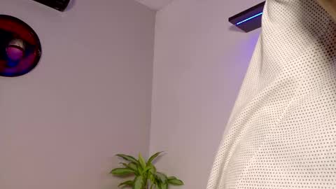 tony muscle1 online show from April 2026 09:26:02 PM