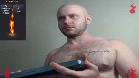 Snapshot of tony_white_7 chatting on April 2026 12:35:01 AM TONY online show from April 2026 12:35:01 AM