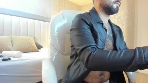 Snapshot of tonylatino_ chatting on February 2026 01:06:01 PM Tony online show from February 2026 01:06:01 PM