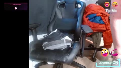 tonytonytony3001 online show from February 2026 05:41:01 PM