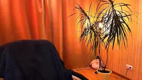 Snapshot of too_beautiful chatting on October 2025 03:19:02 PM Elizabeth online show from October 2025 03:19:02 PM