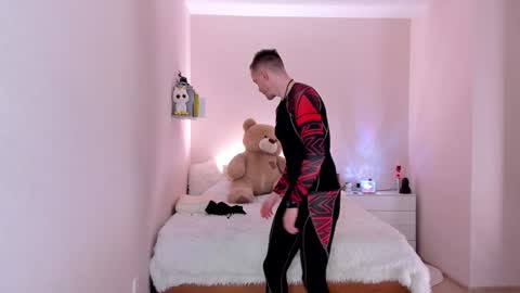 Snapshot of toohornyserj chatting on February 2025 11:05:01 PM toohornyserj online show from February 2025 11:05:01 PM