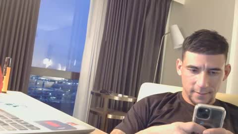 Snapshot of toomuchsmoke chatting on December 2024 11:36:02 PM toomuchsmoke online show from December 2024 11:36:02 PM