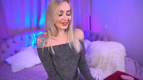 top_grace online show from October 2025 09:48:02 PM