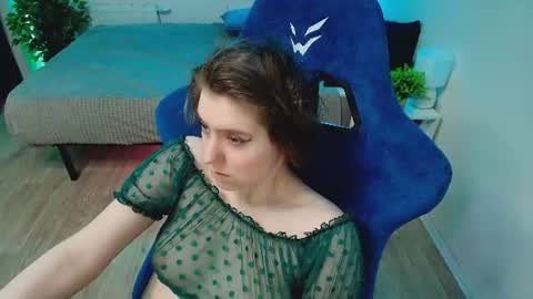 Snapshot of topcranberry chatting on June 2026 01:06:01 AM topcranberry online show from June 2026 01:06:01 AM