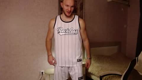 Glebaty online show from November 2025 06:51:02 PM