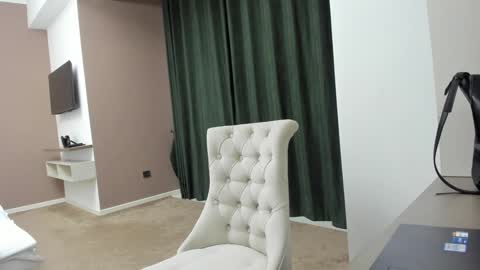         online show from December 2024 07:56:02 PM